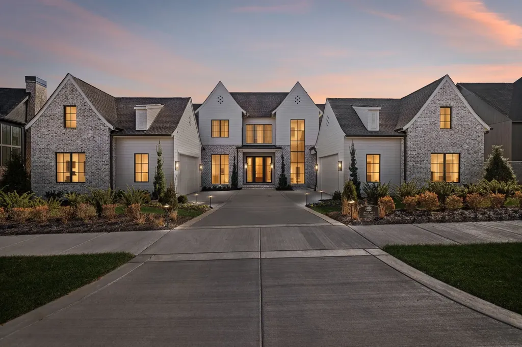 8392 Solstice Drive College Grove TN 37046