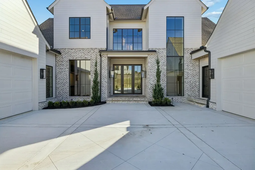 8392 Solstice Drive College Grove TN 37046