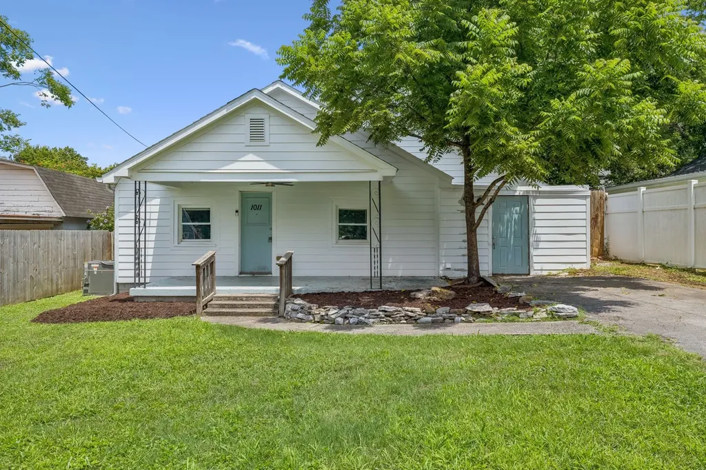 1011 Matthews Avenue Nashville TN 37216