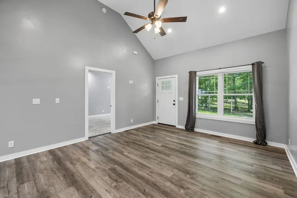 567 Mcelhiney Road Dickson TN 37055