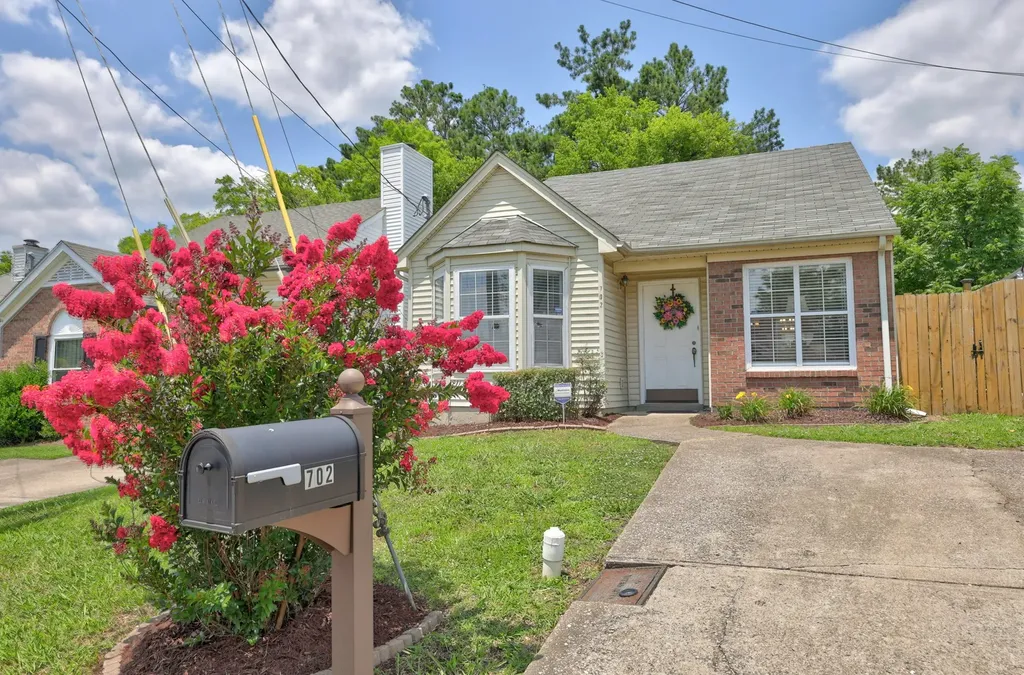 702 Maple Place Nashville TN 37216