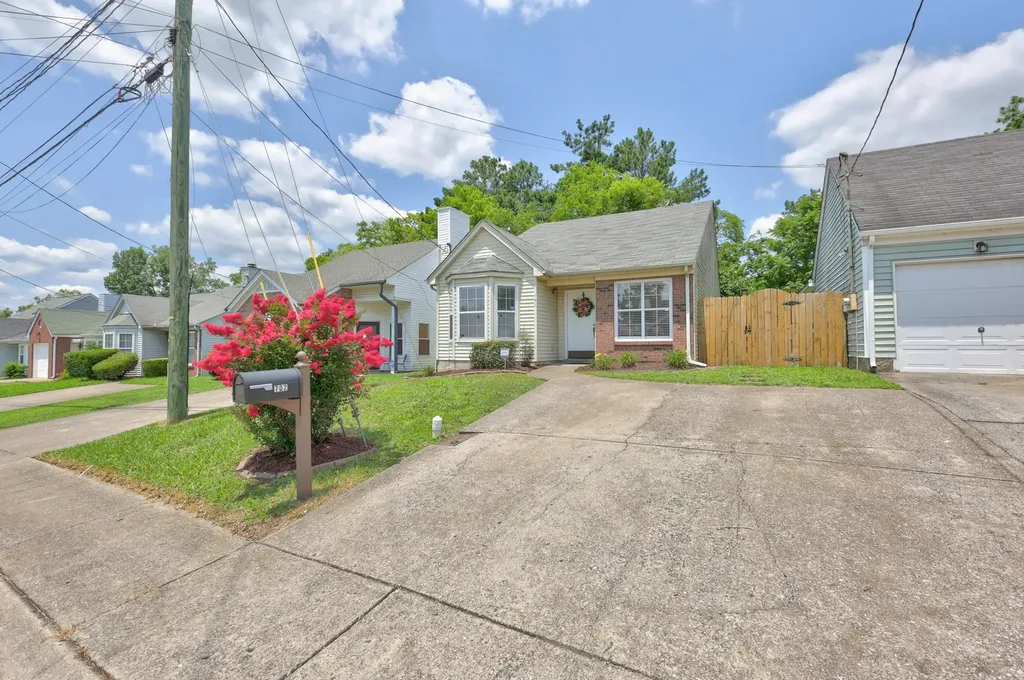 702 Maple Place Nashville TN 37216