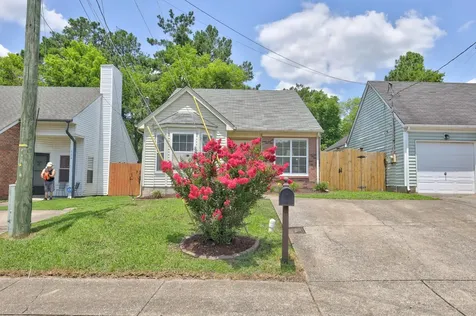 702 Maple Place Nashville TN 37216