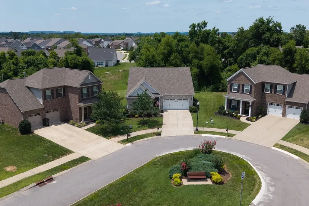 1374 Coates Lane Gallatin TN 37066