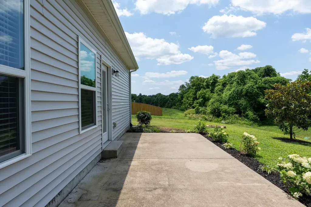 1374 Coates Lane Gallatin TN 37066