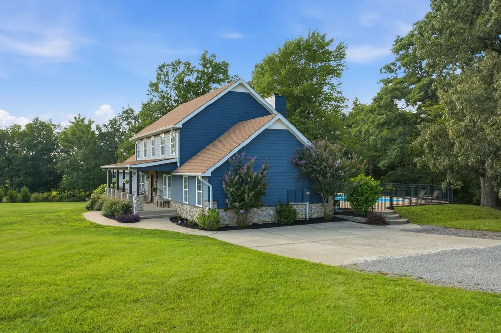 1002 Larkspur Meadows Lane Portland TN 37148