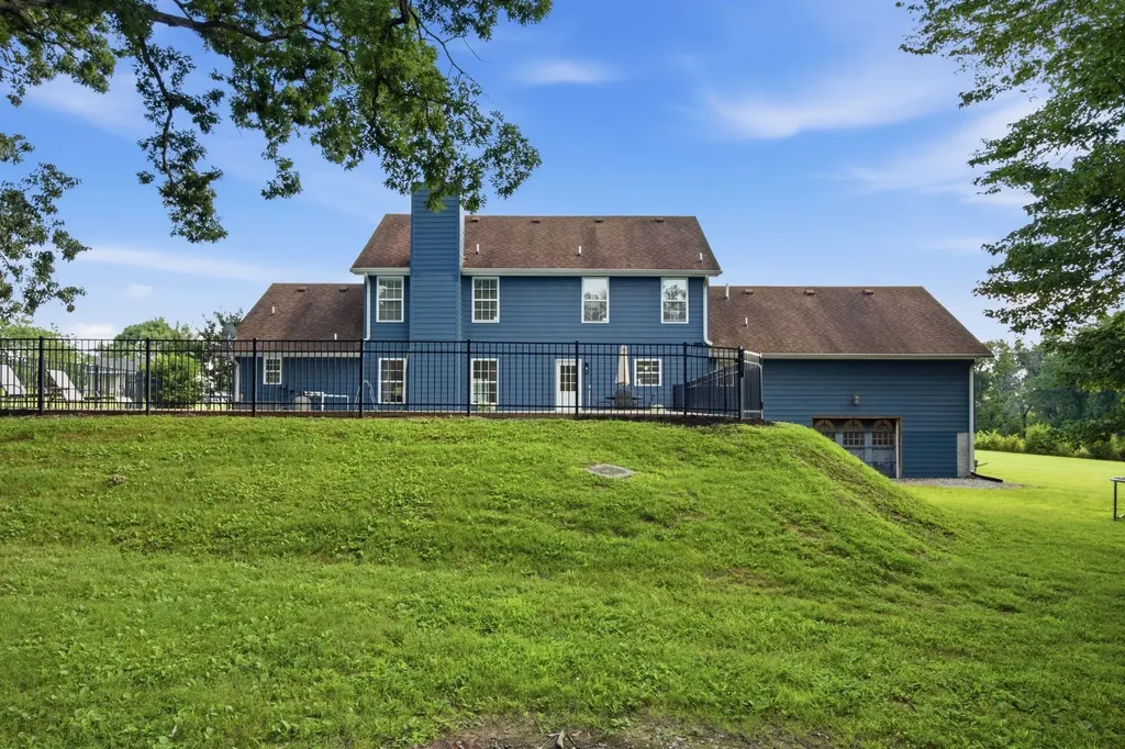 1002 Larkspur Meadows Lane Portland TN 37148