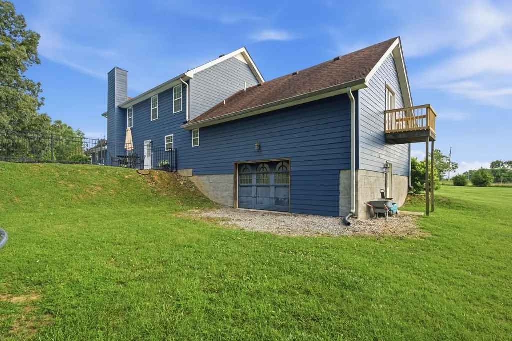 1002 Larkspur Meadows Lane Portland TN 37148