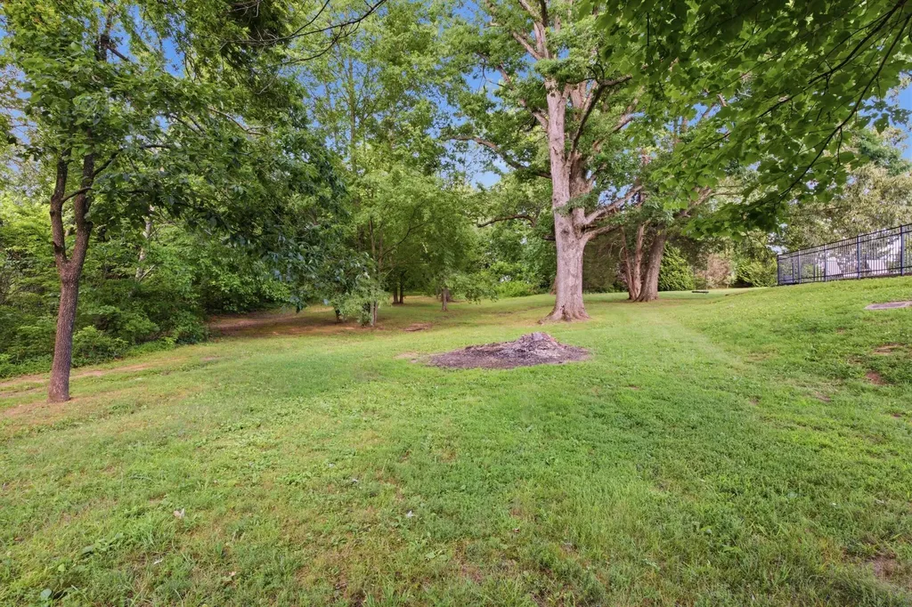 1002 Larkspur Meadows Lane Portland TN 37148