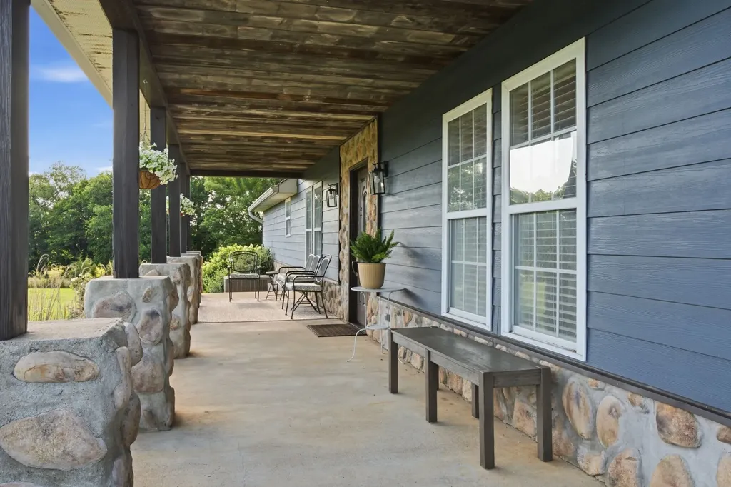 1002 Larkspur Meadows Lane Portland TN 37148