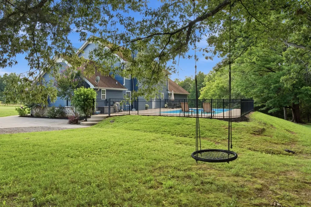 1002 Larkspur Meadows Lane Portland TN 37148
