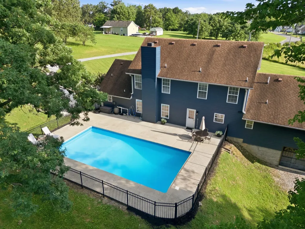 1002 Larkspur Meadows Lane Portland TN 37148