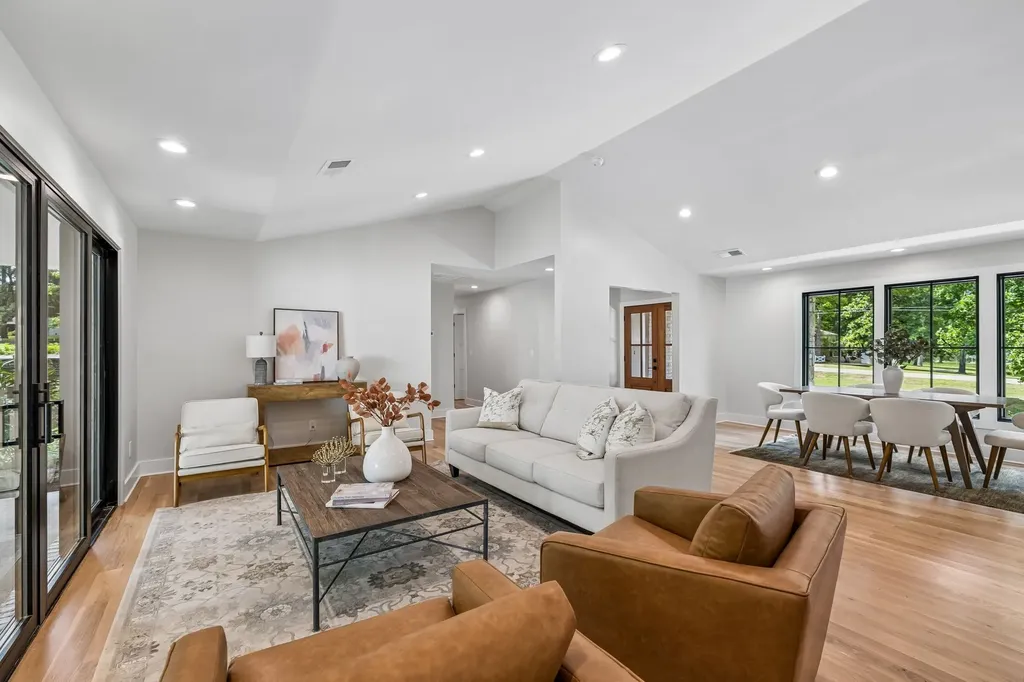 8011 Wikle Road, E Brentwood TN 37027