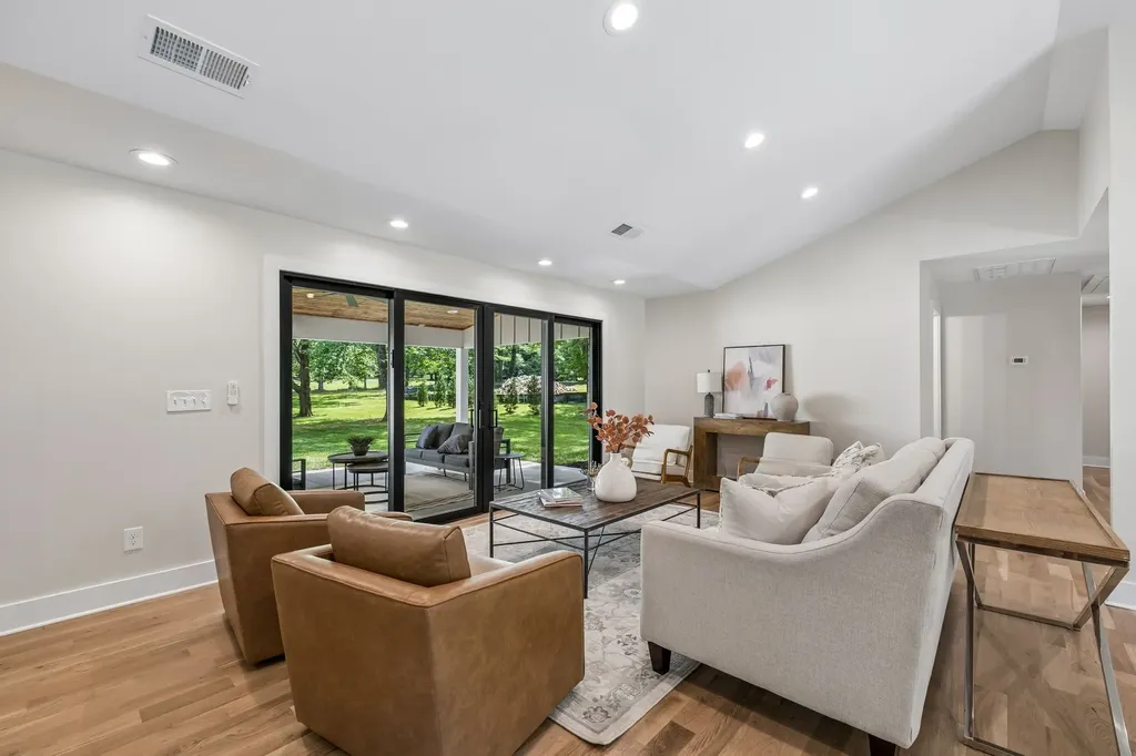 8011 Wikle Road, E Brentwood TN 37027