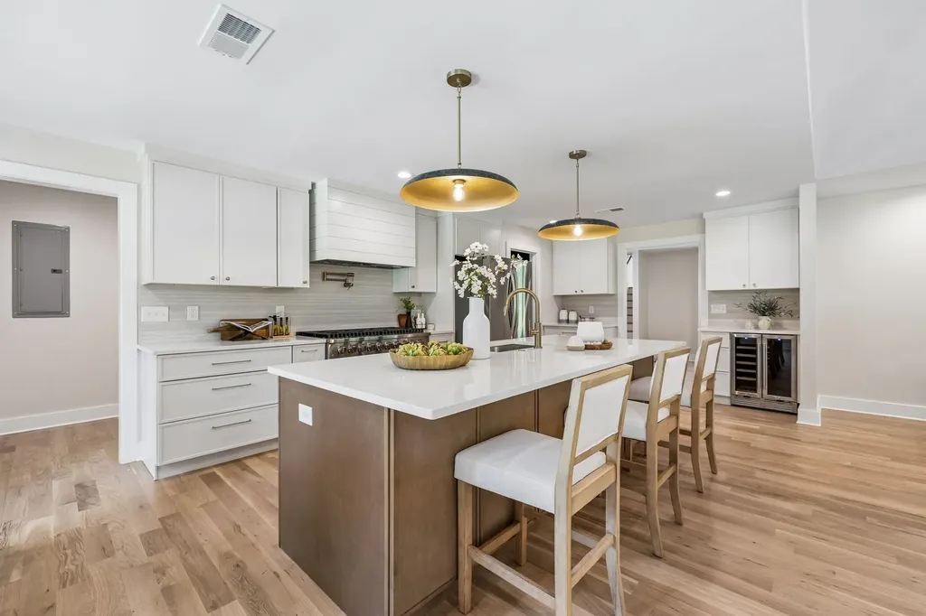 8011 Wikle Road, E Brentwood TN 37027