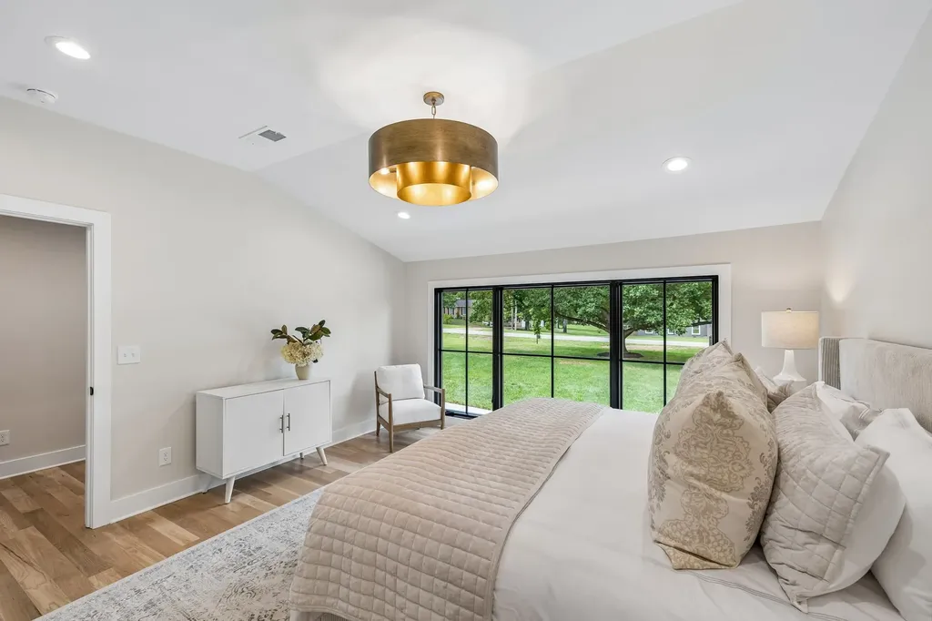 8011 Wikle Road, E Brentwood TN 37027