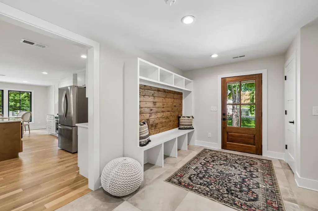 8011 Wikle Road, E Brentwood TN 37027