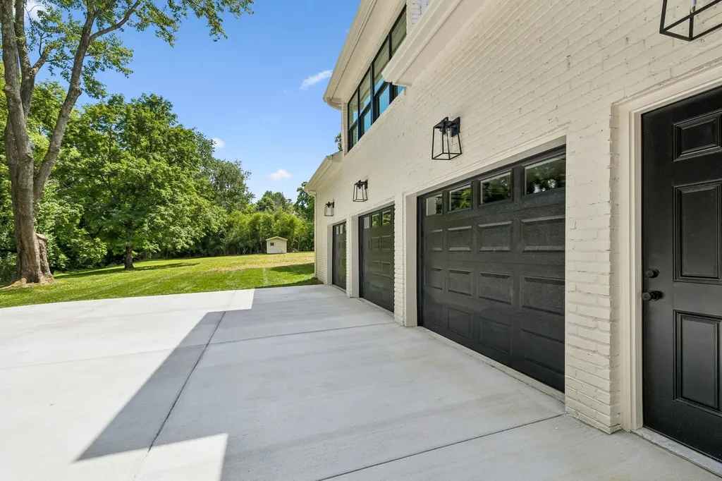 8011 Wikle Road, E Brentwood TN 37027