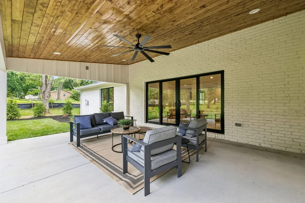8011 Wikle Road, E Brentwood TN 37027