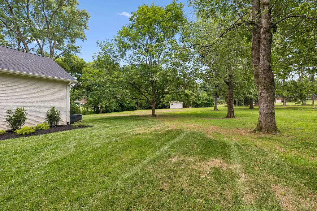 8011 Wikle Road, E Brentwood TN 37027