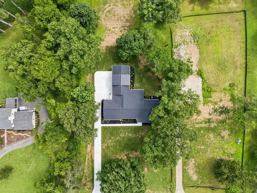 8011 Wikle Road, E Brentwood TN 37027