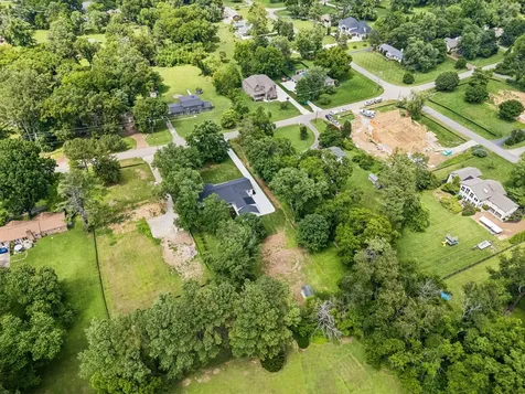 8011 Wikle Road, E Brentwood TN 37027