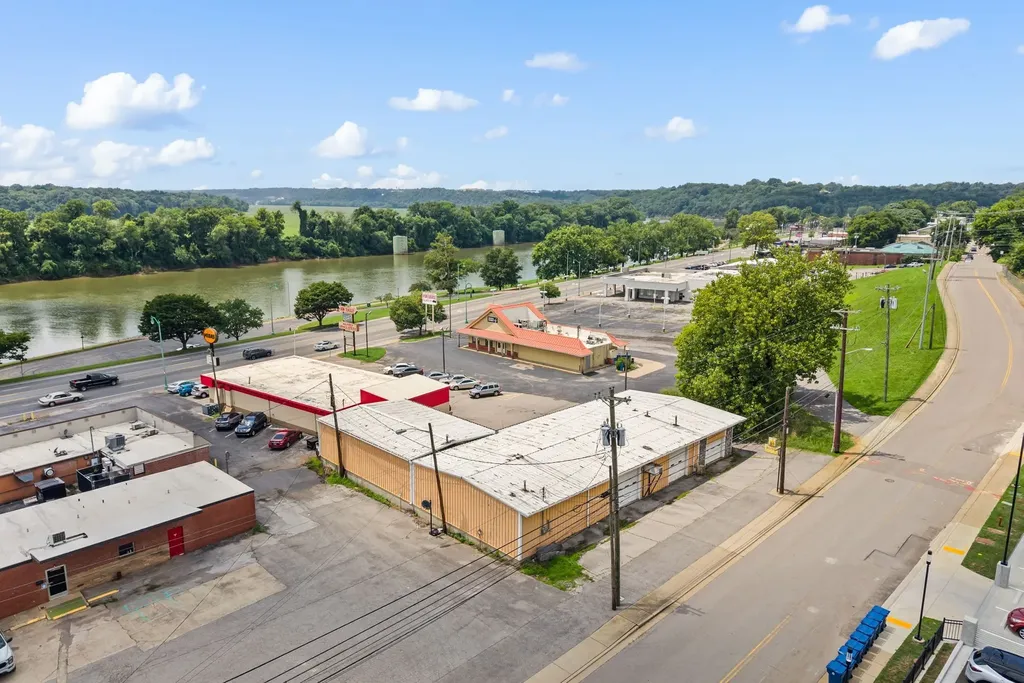 420 N Spring Street Clarksville TN 37040