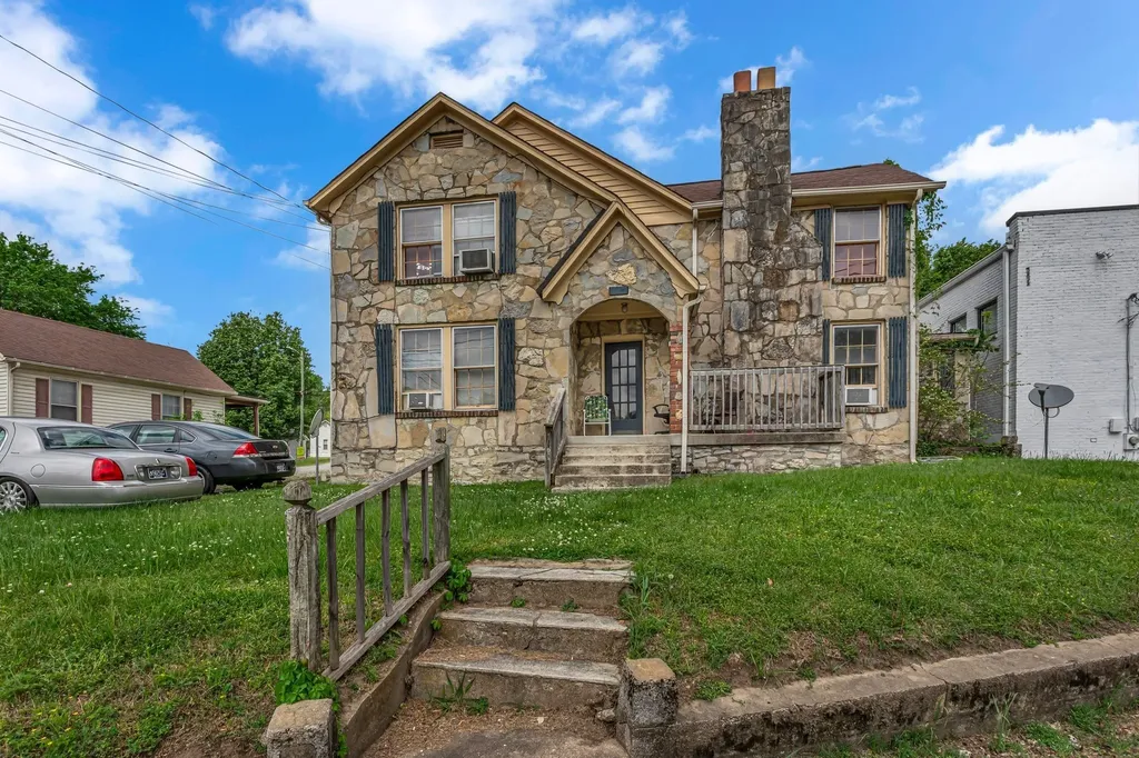 1405 Highland Avenue Columbia TN 38401
