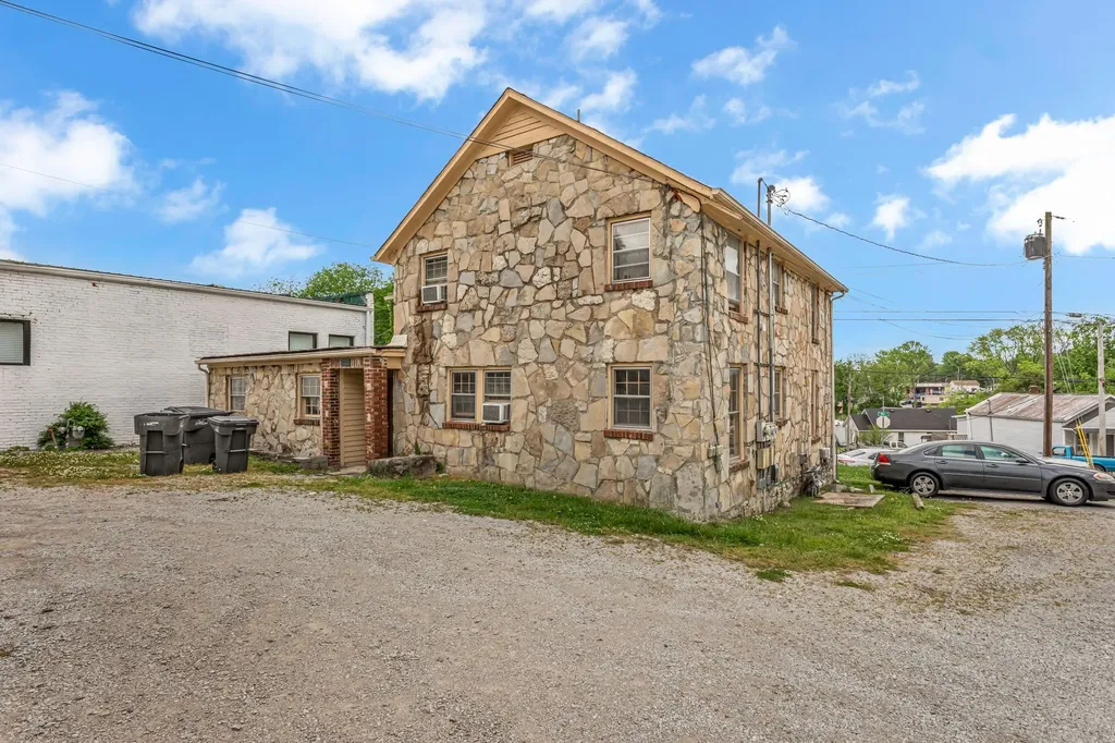1405 Highland Avenue Columbia TN 38401