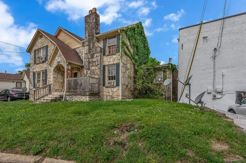 1405 Highland Avenue Columbia TN 38401