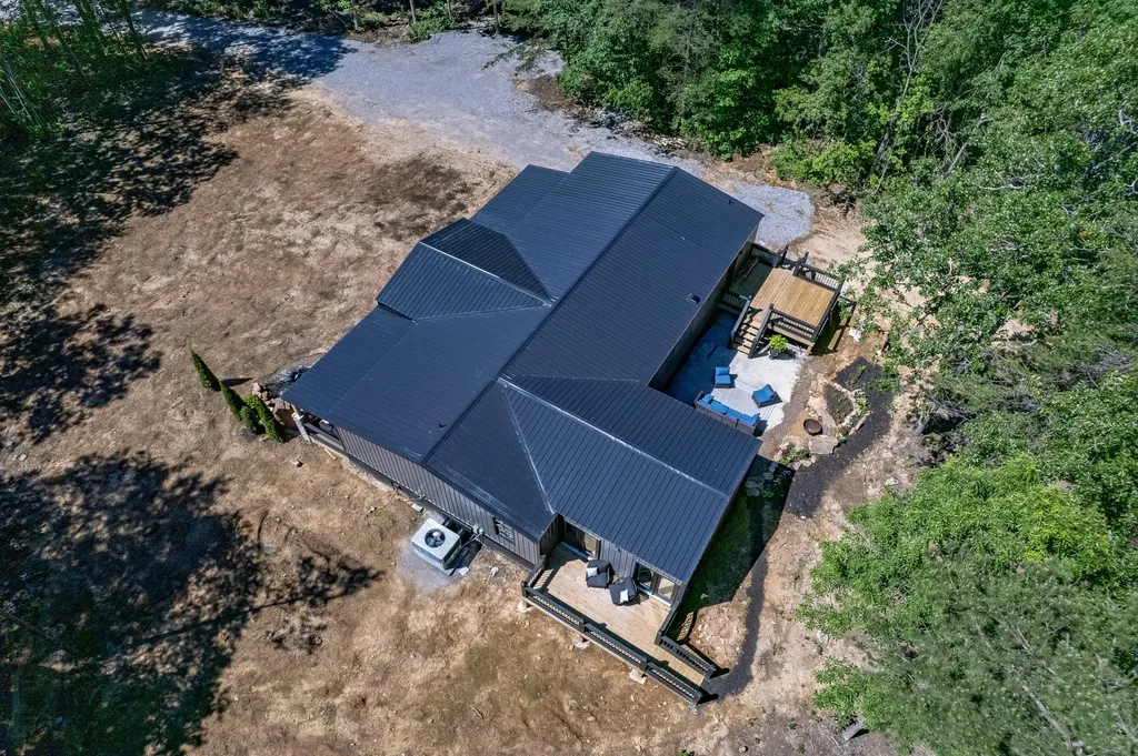 226 1st Street Altamont TN 37301