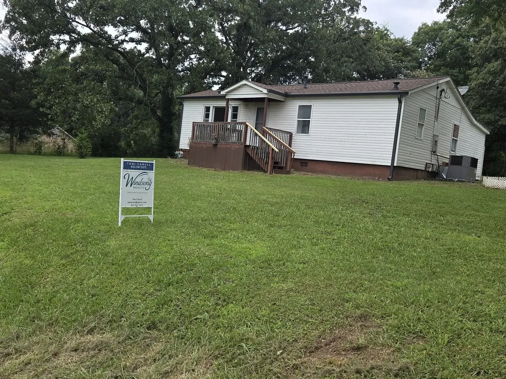848 N Hurricane Creek Road Mc Ewen TN 37101