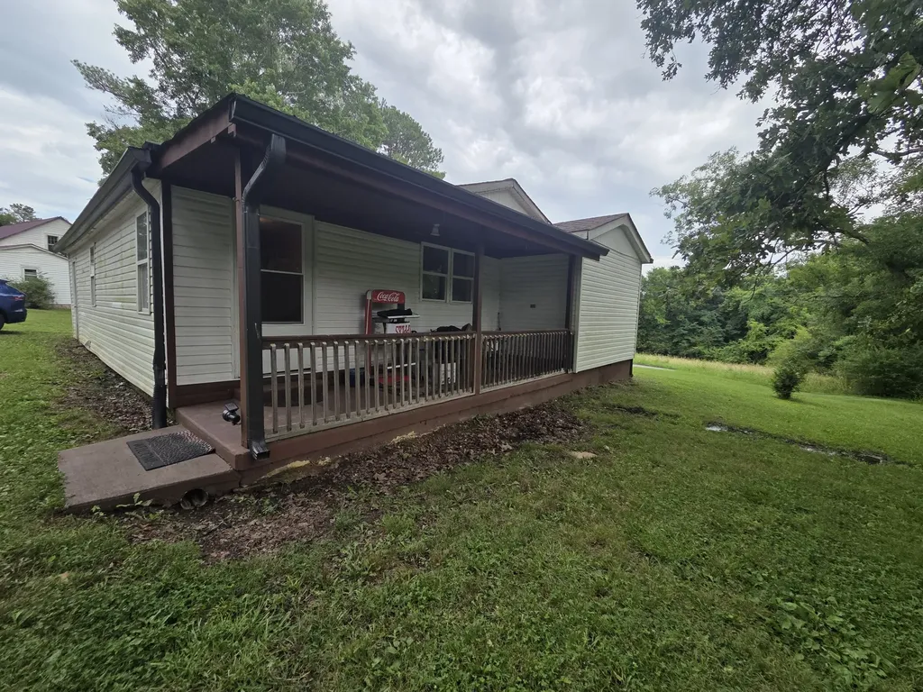 848 N Hurricane Creek Road Mc Ewen TN 37101