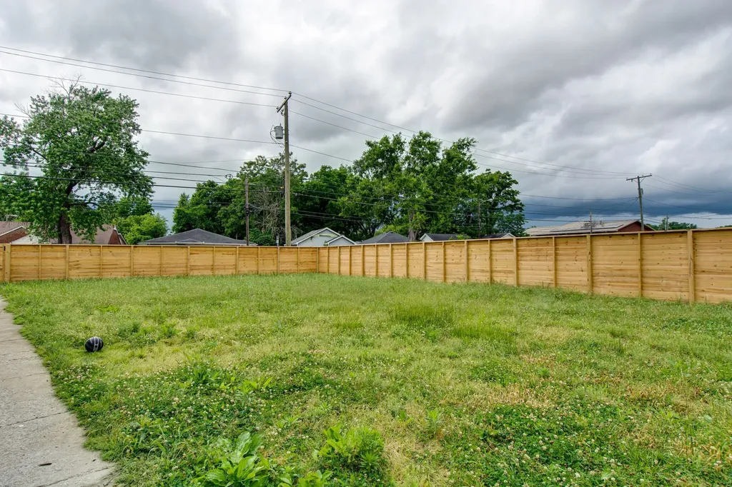1733 17th Ave, N Nashville TN 37208