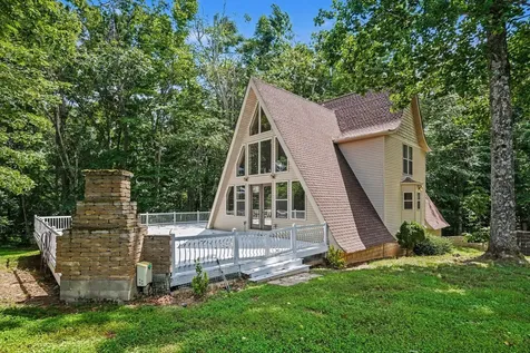 2275 Hanestown Road Westmoreland TN 37186