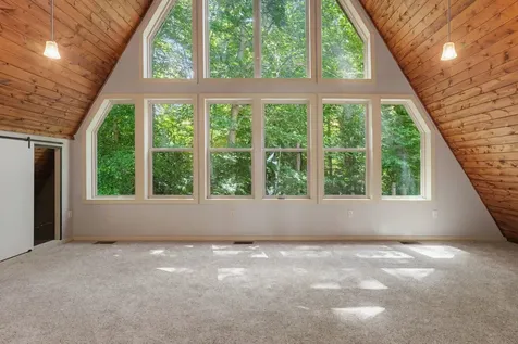 2275 Hanestown Road Westmoreland TN 37186