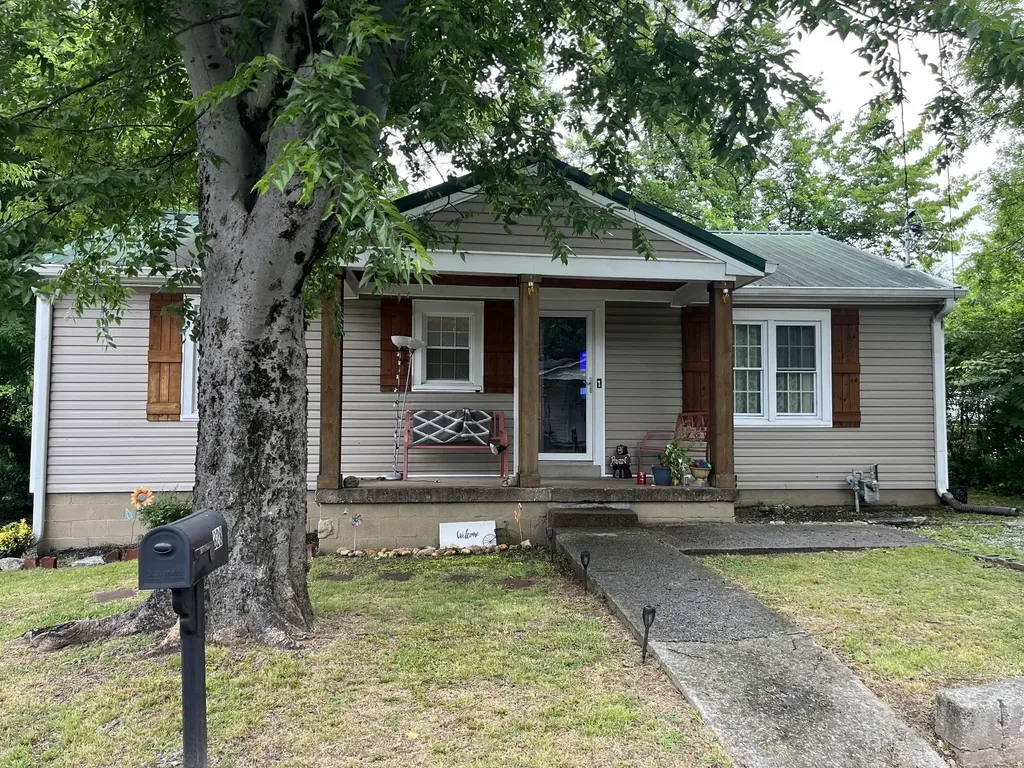 328 N Blakemore Avenue Gallatin TN 37066