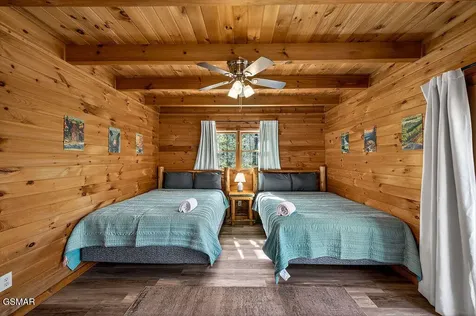 745 Ski View Lane Pigeon Forge TN 37876
