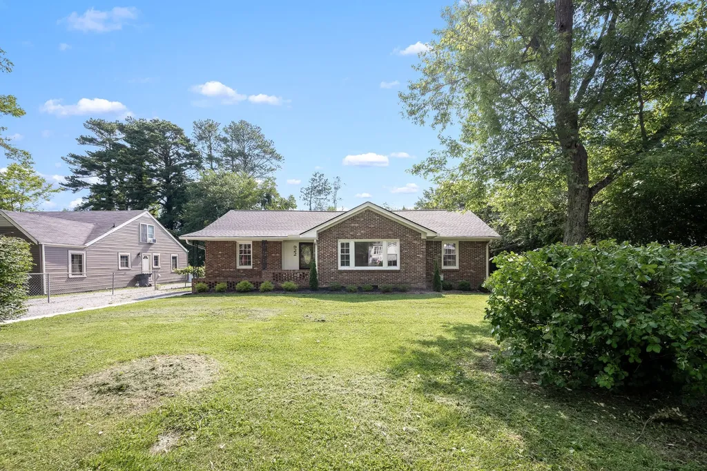 922 Mckellar Drive Tullahoma TN 37388