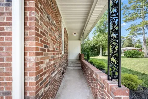 922 Mckellar Drive Tullahoma TN 37388