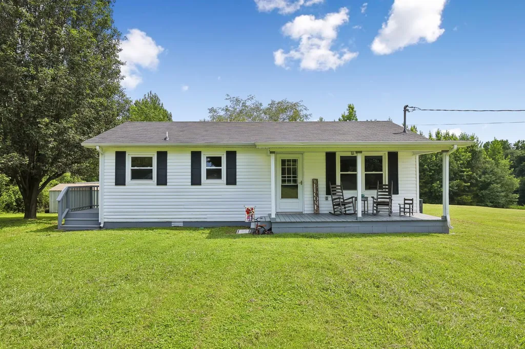 2420 Hawkersmith Road Manchester TN 37355