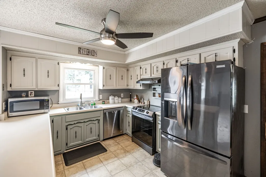 102 Lake Point Drive Gallatin TN 37066