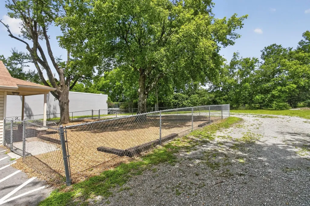 639 E Old Hickory Boulevard Madison TN 37115