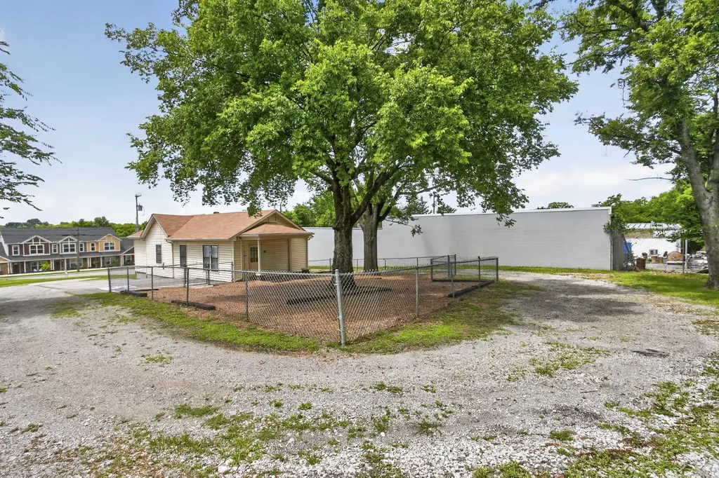 639 E Old Hickory Boulevard Madison TN 37115
