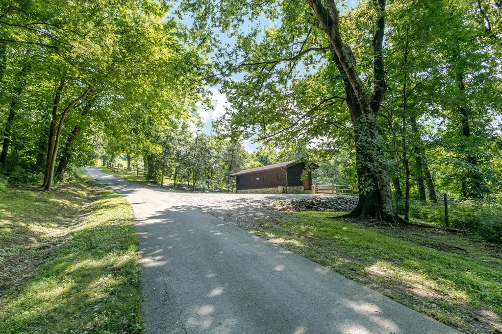 391 Bluestocking Hollow Road Shelbyville TN 37160