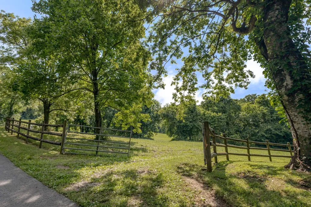 391 Bluestocking Hollow Road Shelbyville TN 37160