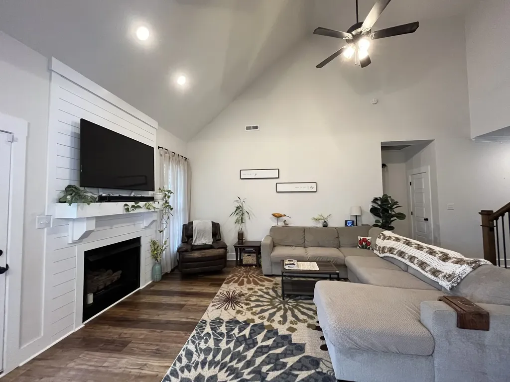 445 Crestwicke Court Clarksville TN 37043