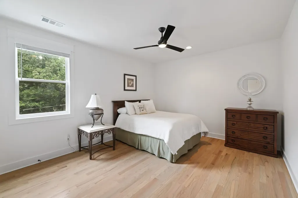 4018B Woodmont Boulevard Nashville TN 37205