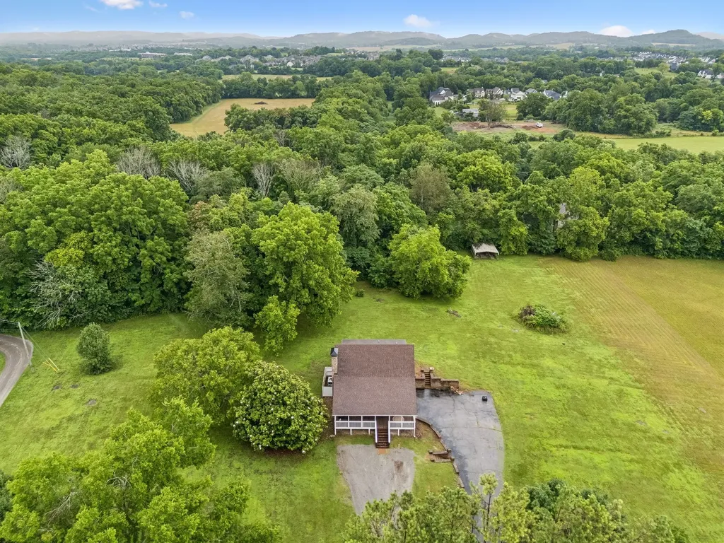 2758 Standing Oak Drive Thompsons Station TN 37179