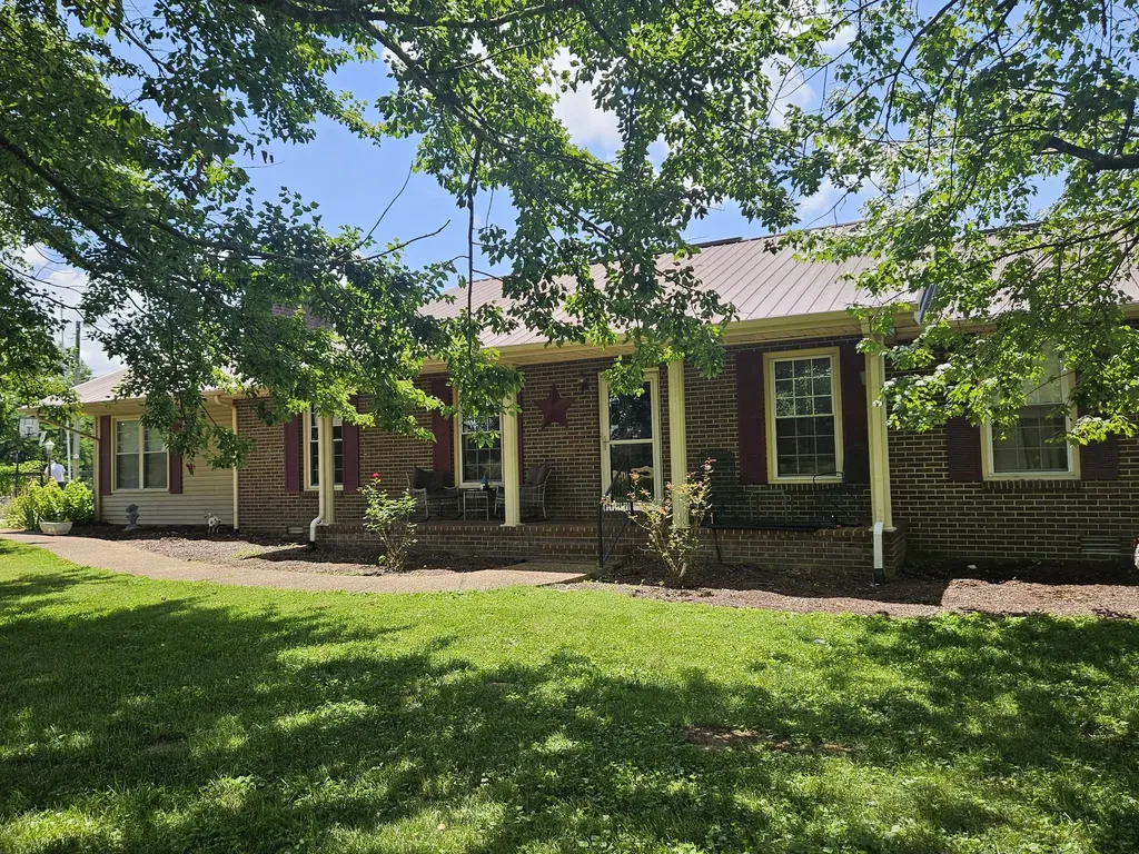 307 S Leath Road Portland TN 37148
